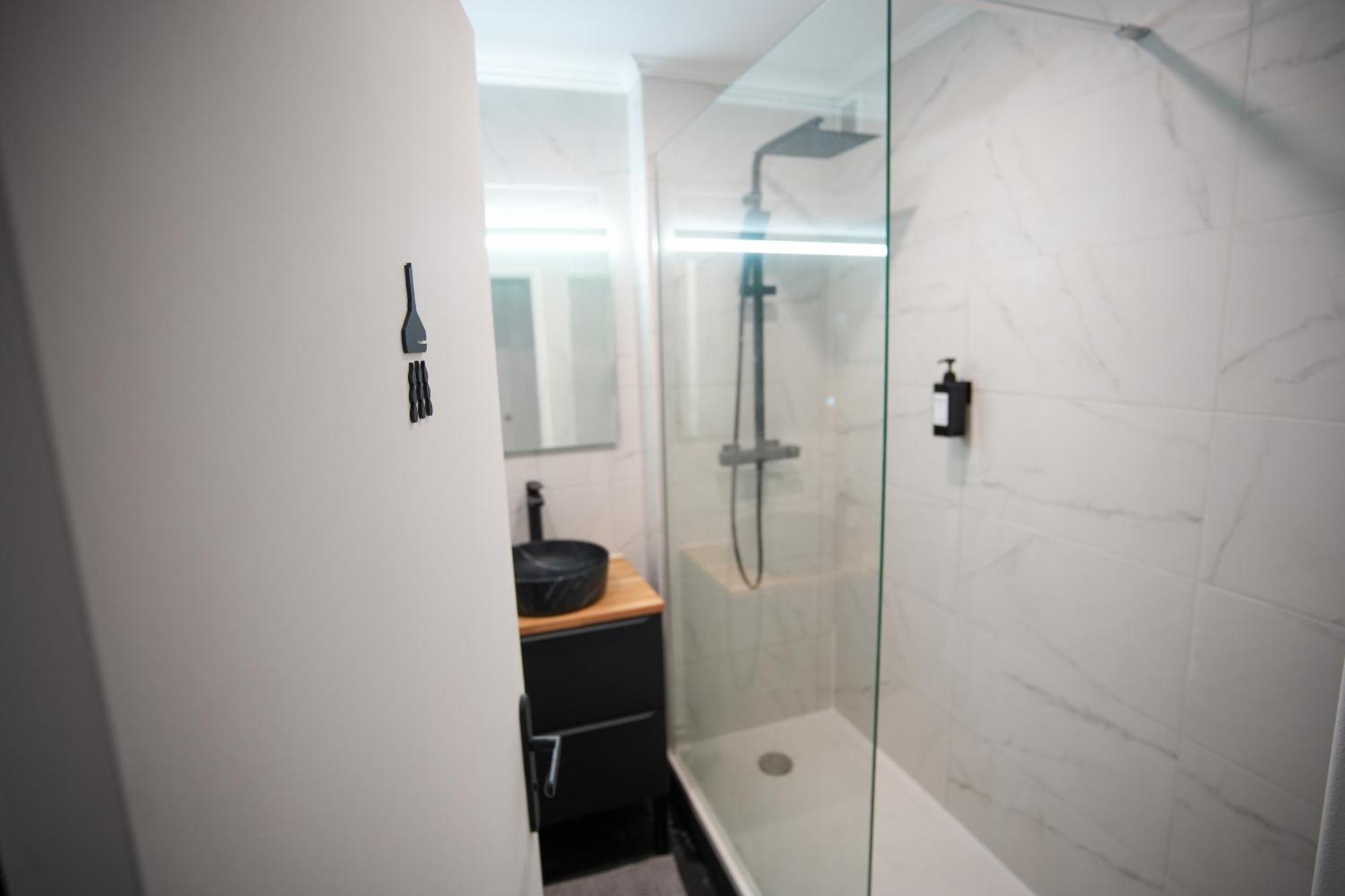 Keyless Appartement Moderne Et Spacieux 90 M2 Parking シュビイ・ラリュ エクステリア 写真